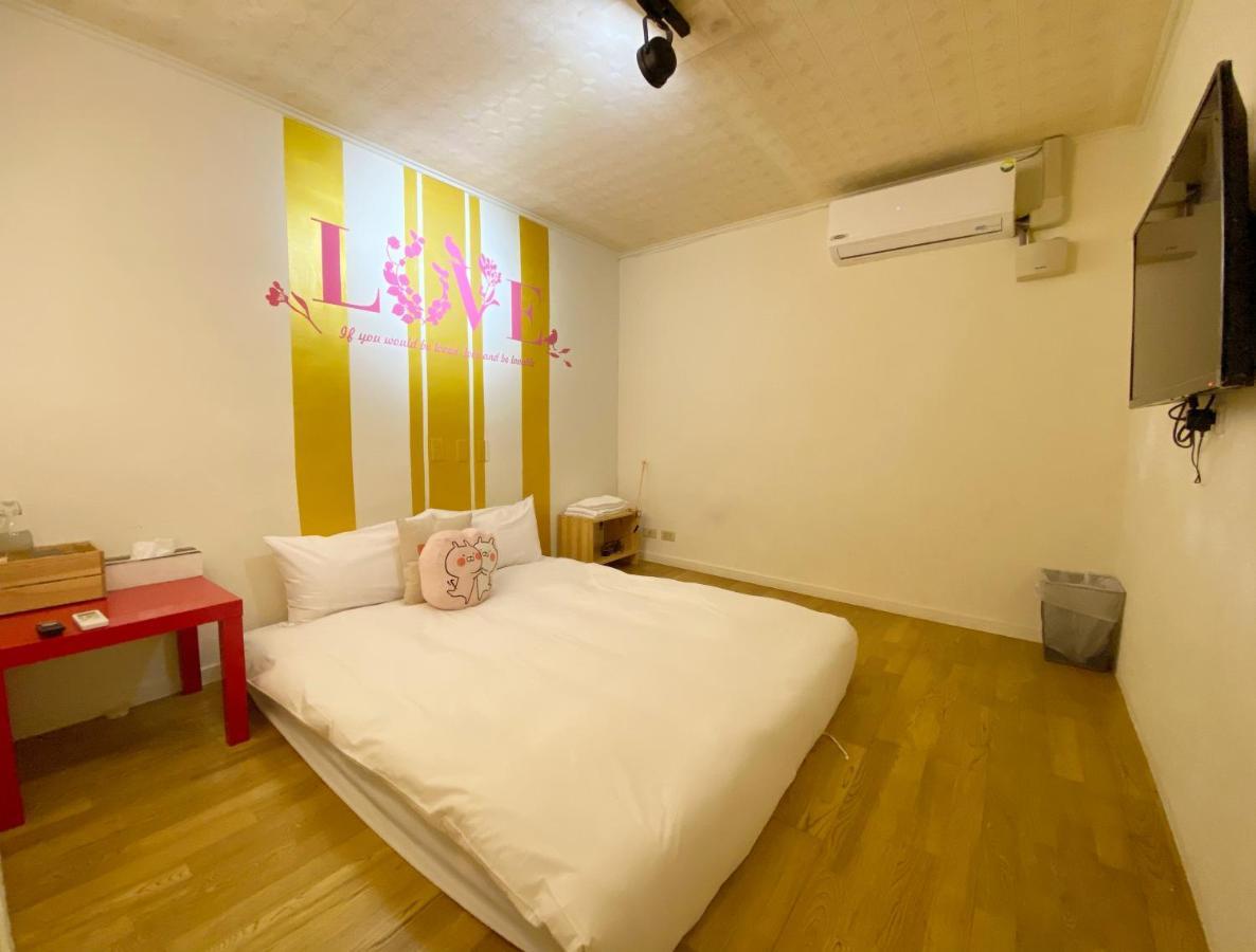 One Night In Fengjia Apartment Taichung Exterior foto